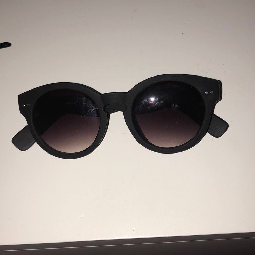 Urban Outfitters Round Sunglasses